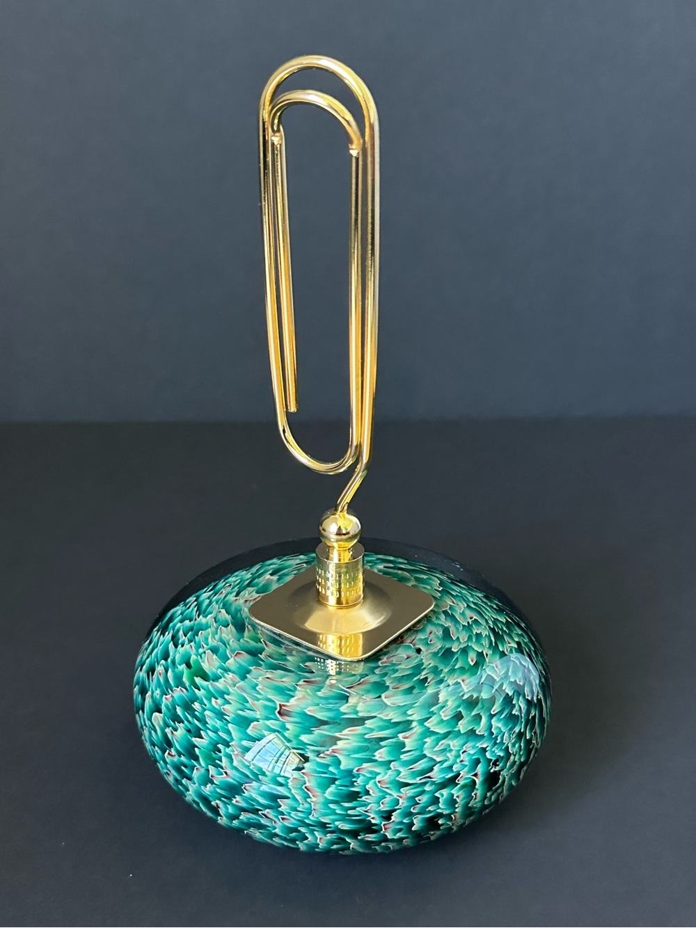 VTG FTM Studio David Lewin Art Glass
Paperweight Memo Clip Holder 1999
Green